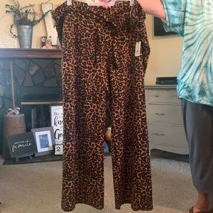 Terra & Sky leopard print pants